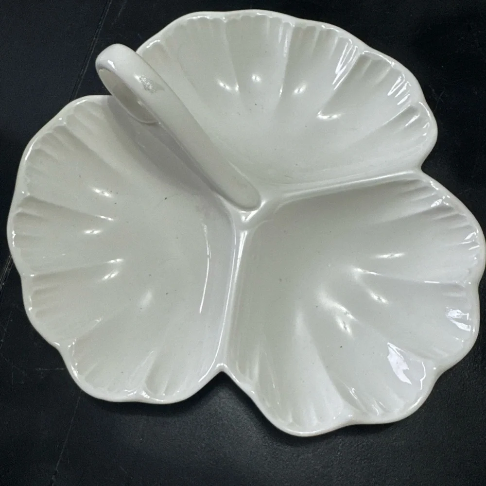 Wedgwood Nautilus Lustre three-part handled‎ serving dish